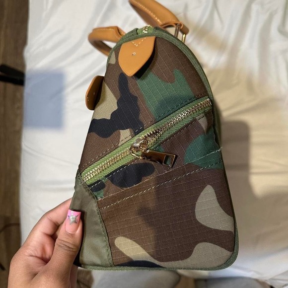camo print handbag - Picture 2 of 4